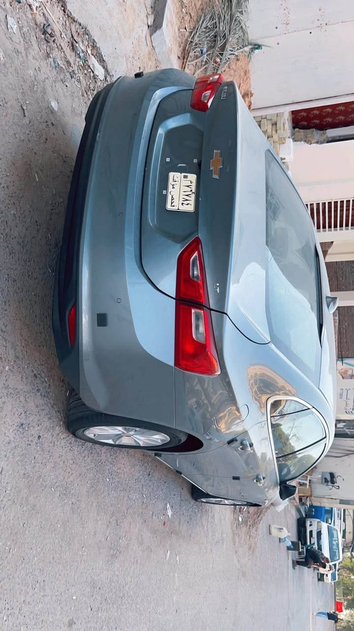 للبيع - شيفروليت ماليبوLT موديل 2025
المواصفات:ماشية 34 M

 • المحرك: 1.5 لتر تيربو (1500 CC)

 • ناقل حركة أوتوماتيك

 • فئة LT 

 • تشغيل بصمة + دخول ذكي

 • شاشة لمس 8 إنش

 • كاميرا خلفية

 • تشغيل عن بعد

 • بلوتوث + USB + أبل كاربلاي / أندرويد أوتو

 • مكيف أوتوماتيك امامي وخلفي 

 • مصابيح LED نهارية

السيارة رقم بغداد معوقين

السعر 143 وبيها مجال بسيط 
ملاحظة تبديل دعاميه اماميه فقط ومكانين بارد قليل جدا 

 مكاني بغداد كراده
 
***********
