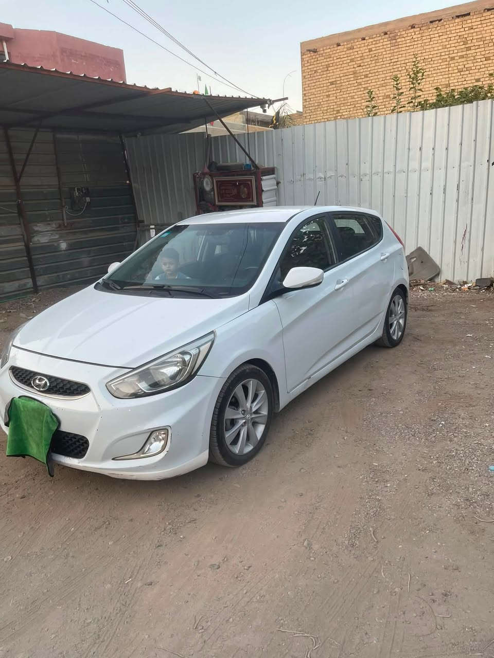 سلام عليكم سيارة اكسنت كندي للبيع او مراوس موديل ٢٠١٨ ماشيه ١١٢  صبغ بلقماره اثر جراد  السعر ٨٠ وبيهه مجال للاستفسار اتصل على هذا الرقم ***********
