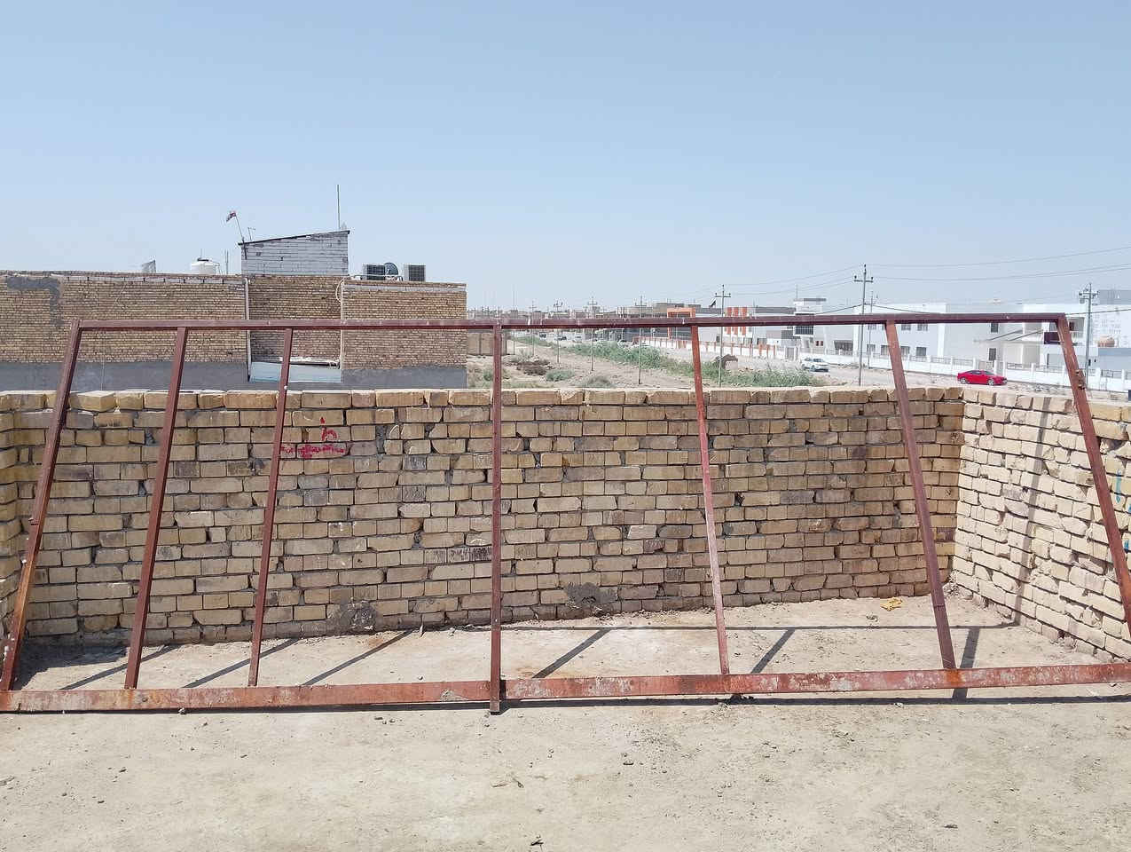 وجاهيه عوزه بيبان وقواطع معاكس وجنكوات 3وشخاط حديد وبلاويدات مكاني بشطره ***********
