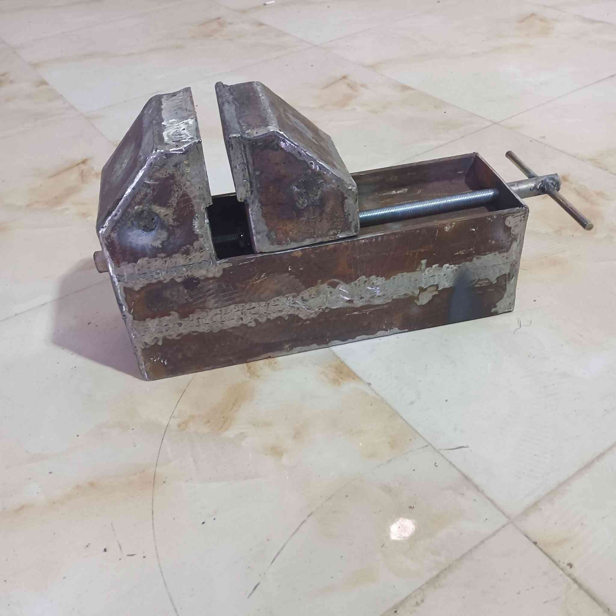 منگنة • فتح أقل ٢٠سم • دبية الثالثة
