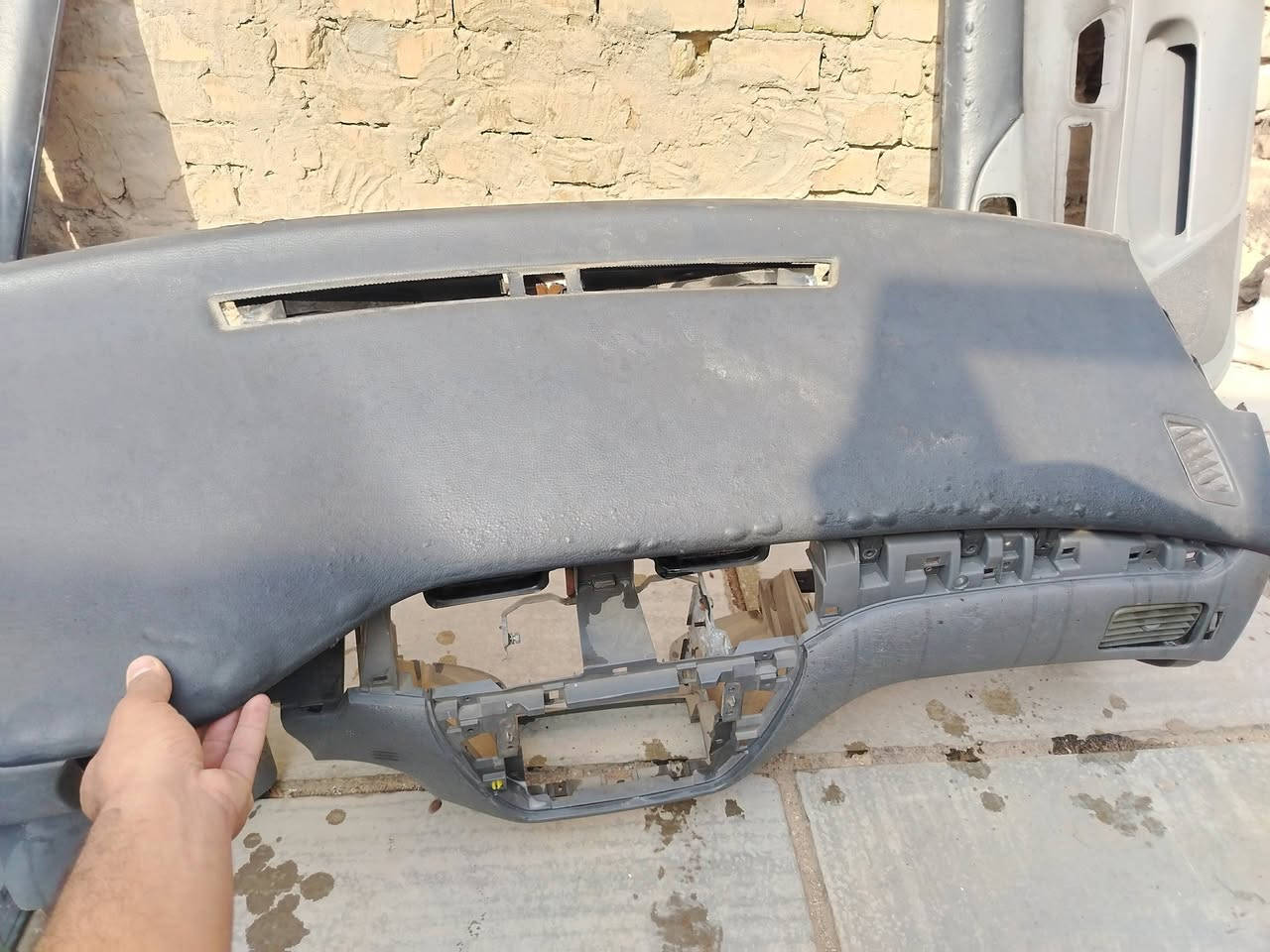 لانسر • باب امامي • نضيفات
