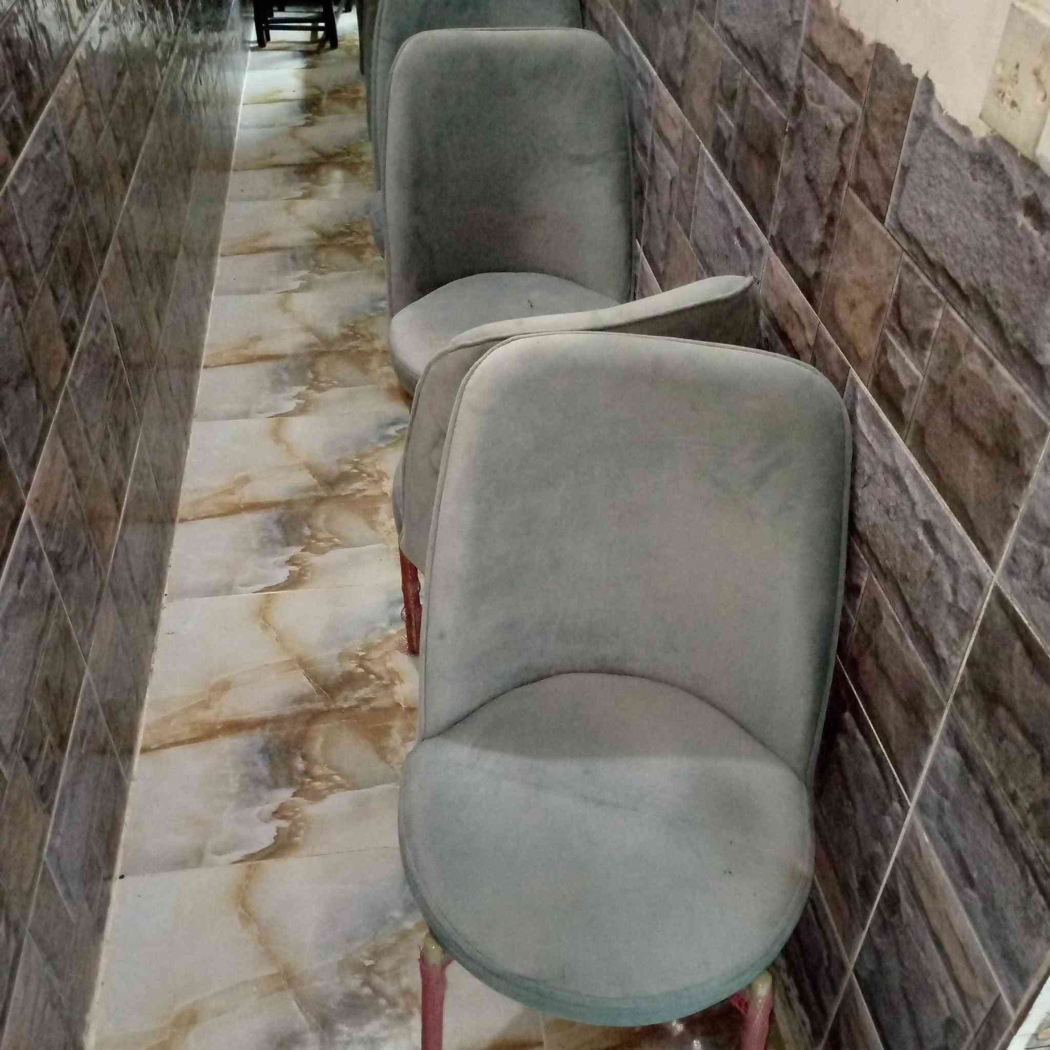متاح ميز طعام اخو جديد مع كراسي اتصال على هذا الرقم ***********
او خاص موشراي  اعبر المنشور
