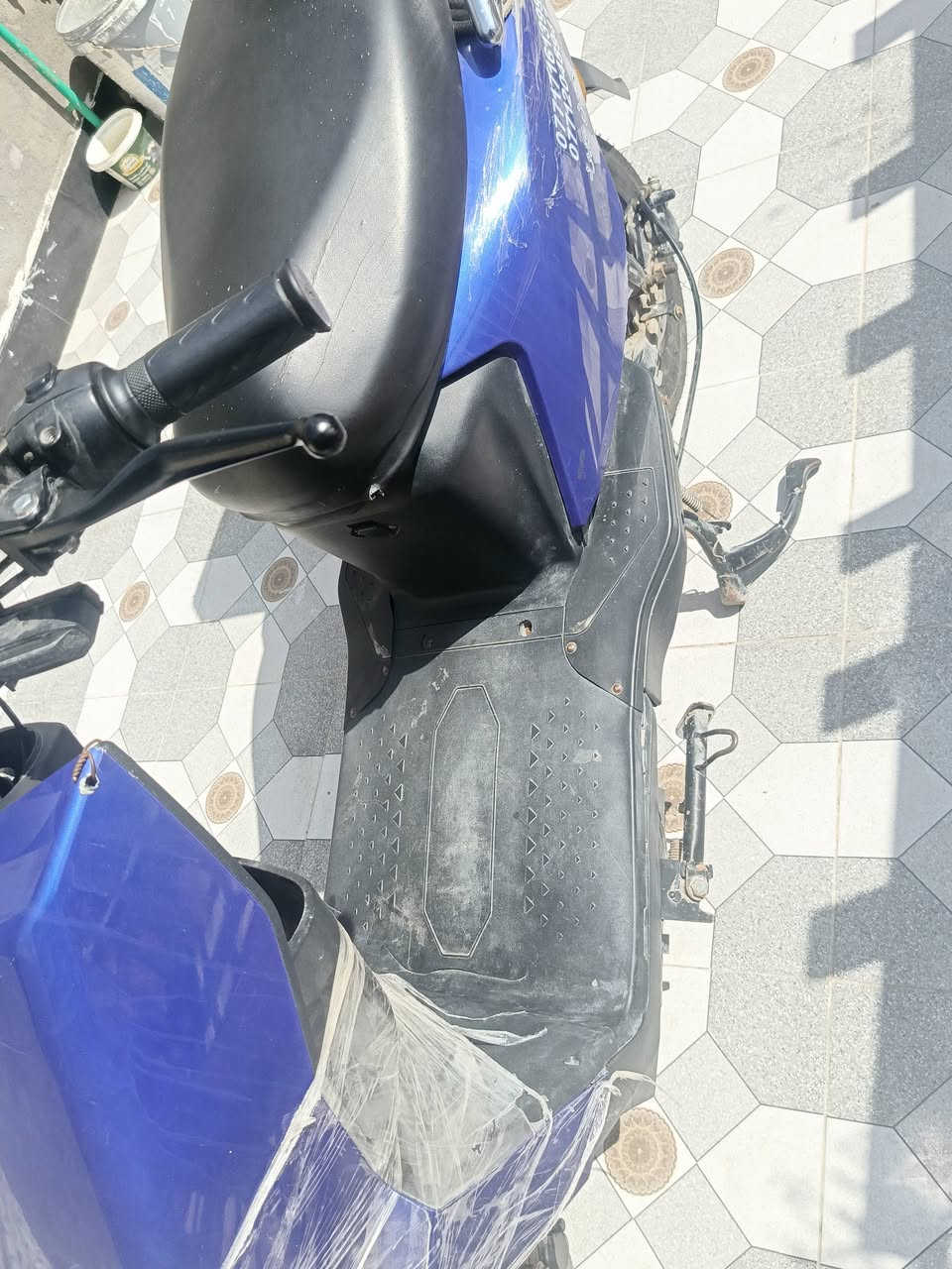 السلام عليكم
دراجه شحن نوع 318 

دراجه موديل 2026 نظيفة ما متعوبه 

سعر 600 بيه مجال
البصرة گرمة علي
رقم واتساب ***********

نص مكتوب في الصور:
- *********** *********** حسن عبود