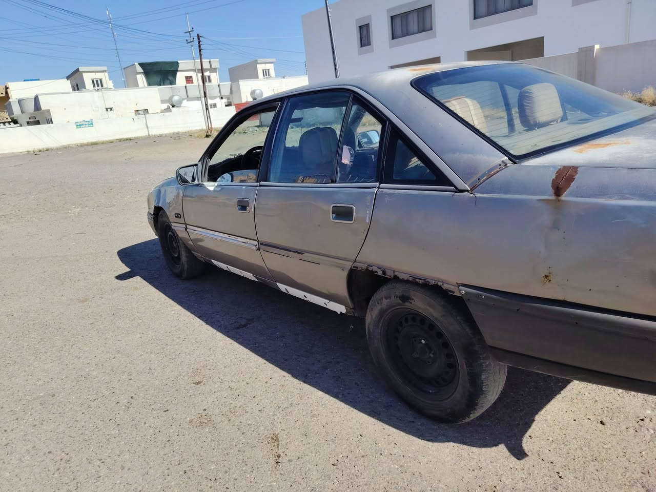 اوبل اوميكا موديل 1988 محرك 20 كابريته اقتصاديه ونشاط فحص نينوى كمرك مدفوع كابون ما مطلع وكاله عامه من الشرعي باركود السعر ١٤ وبيها مجال قليل ***********
