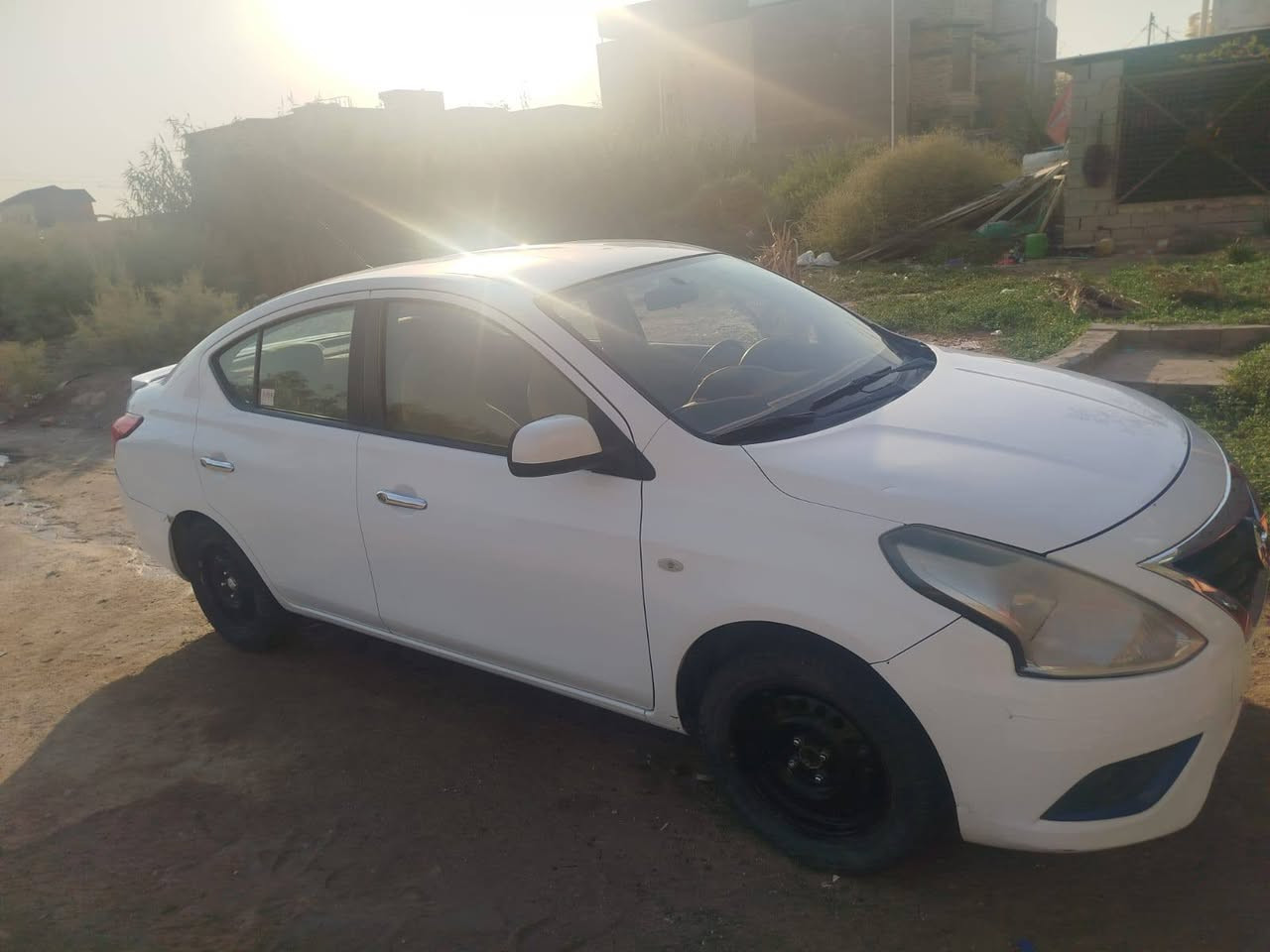 نيسان سني 2022 
سياره بيها طخه خلفيه بسيطه والباقي كفاله موجود بيها سونار 
السعر 100$
مكان السياره البصره شط العرب
*********** تواصل واتساب

