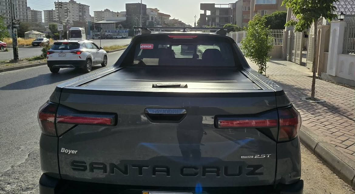 الاسم ..هونداي سانتا كروز وارد امريكي 
الموديل ٢٠٢٣
محرك ٢٥٠٠ توربو المرغوب 
ماشيه ٤٥ ألف مايل 
رقم سليمانيه بأسمي سنويه وكلشي جديد 
حادث فقط دعاميه امامي 
سياره على ايد وحده 
مكان السياره سليمانيه
*********** السليمانية, العراق

