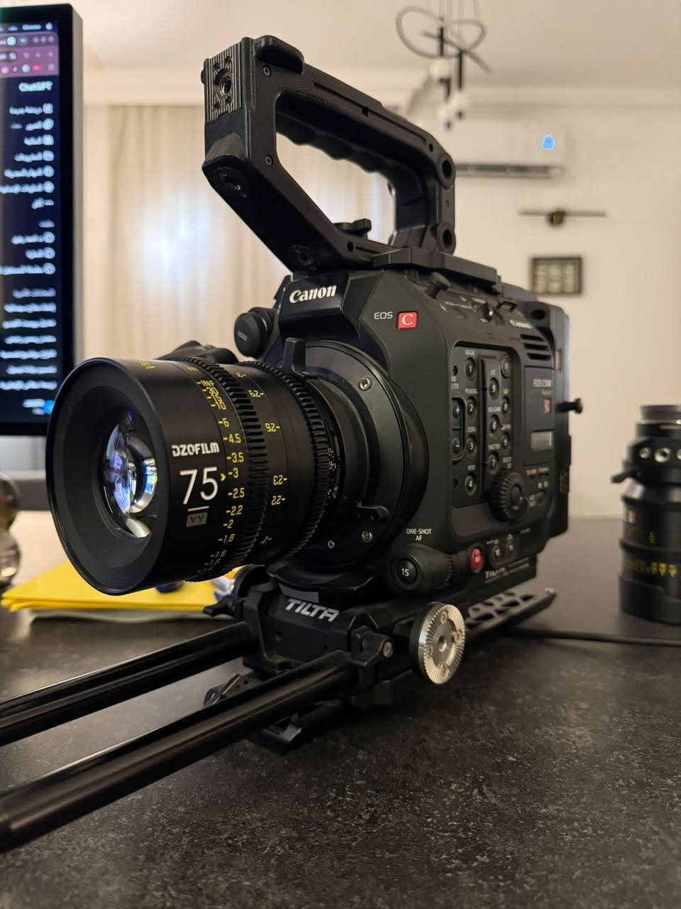 للبيع كاميرا **Canon EOS C500 Mark II** مع مجموعة عدسات **DZOFILM VESPID** السينمائية، كيج **Tilta**، كارت ذاكرة وقارئ الكارت.

استخدام خفيف، حوالي **4 مرات فقط**. مجموعة احترافية لتصوير الأفلام والإعلانات والمشاريع السينمائية.

لمعرفة السعر وباقي التفاصيل، التواصل على:

***************
