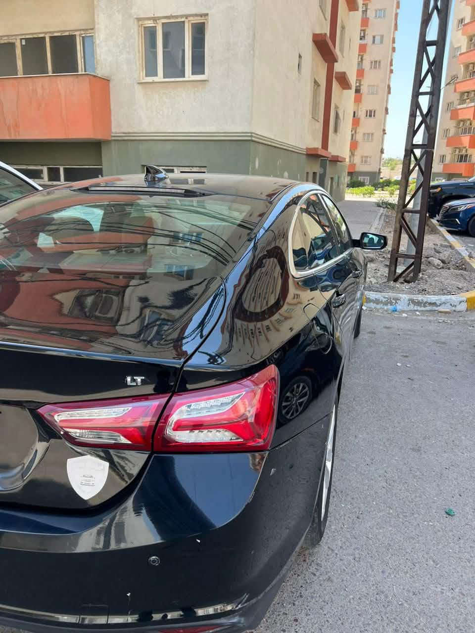 السلام عليكم:
للبيع:
شوفرليت ماليبو LT 2021
اللون اسود رقم انبار معوقين بعد سنه تصير حره 
صور الحادث بالمنشور خلفي بجم كبس
السياره مواصفات LT المعروفه
كير محرك تبريد بشرط 
السعر:105 وبي مجال 
مكان السياره الانبار 
للاستفسار موجود واتساب ***********
