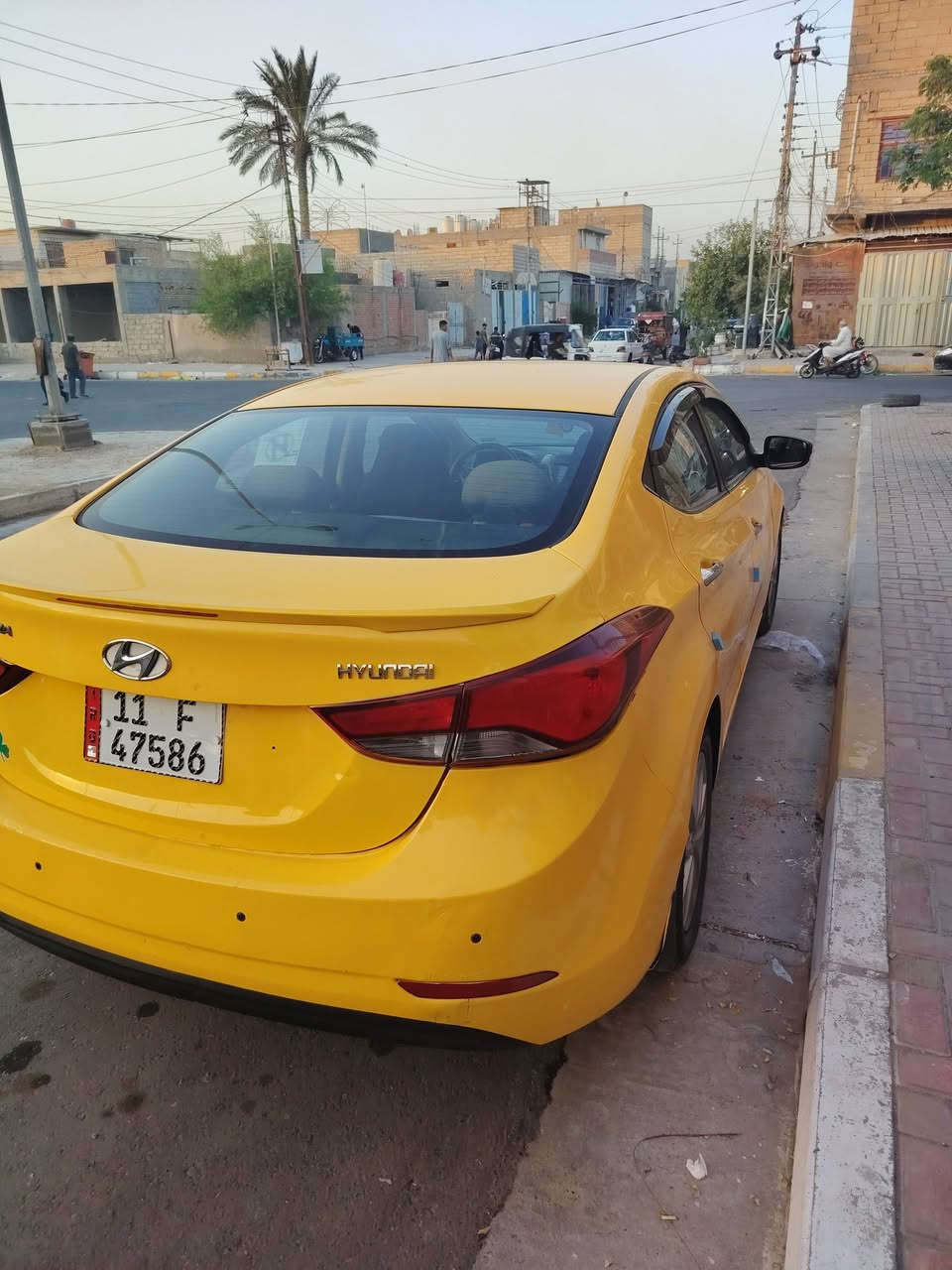 السلام عليكم
هونداي النترا موديل 2015 خليجي
فول مواصفات فتحه بصمه مري شفط تحكامت جهتين كشنات جلد تبريد قطعتين 5ويلكب 4دسك مكينه دوش
السياره كامله كبل للشارع تحول مباشر السعر 100  ا
السيارة بيها دعاميه خلفيه الاستفسار ***********
مكاني كربلاء
