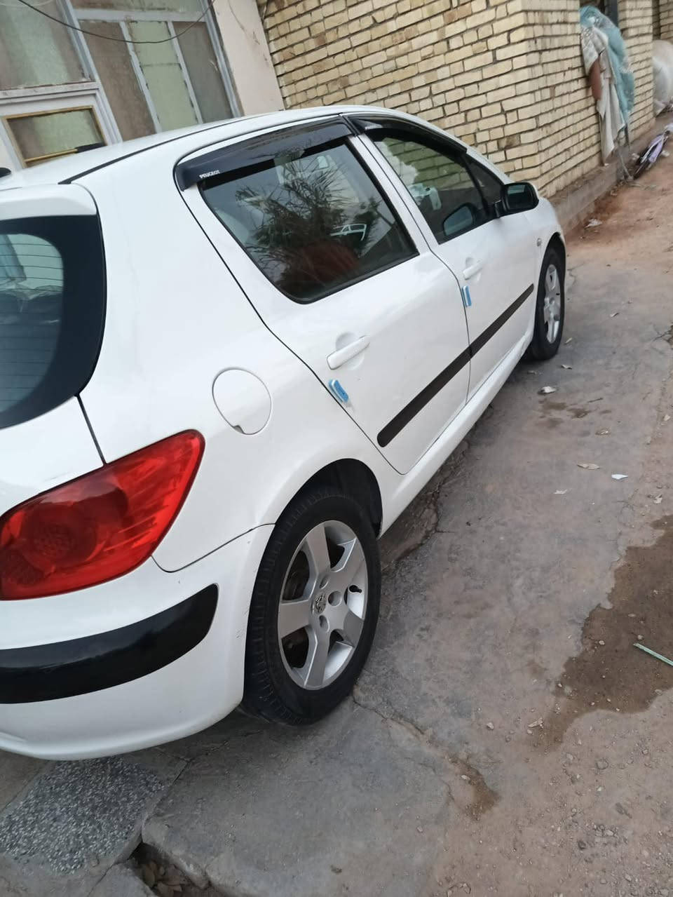 السلام عليكم بيجو فرنسي 2006 3007 كير ومحرك شرط مابي شي حدادايه جديده تخم تاير جديد ويل كب باب الوره جهت السايق شخوط قليله الباقي كوله شغال السعر 55 بيهه مجال مكان السياره كربلاء نشر 20026/9/19  /***********
بيع نقد مو اقصاد
