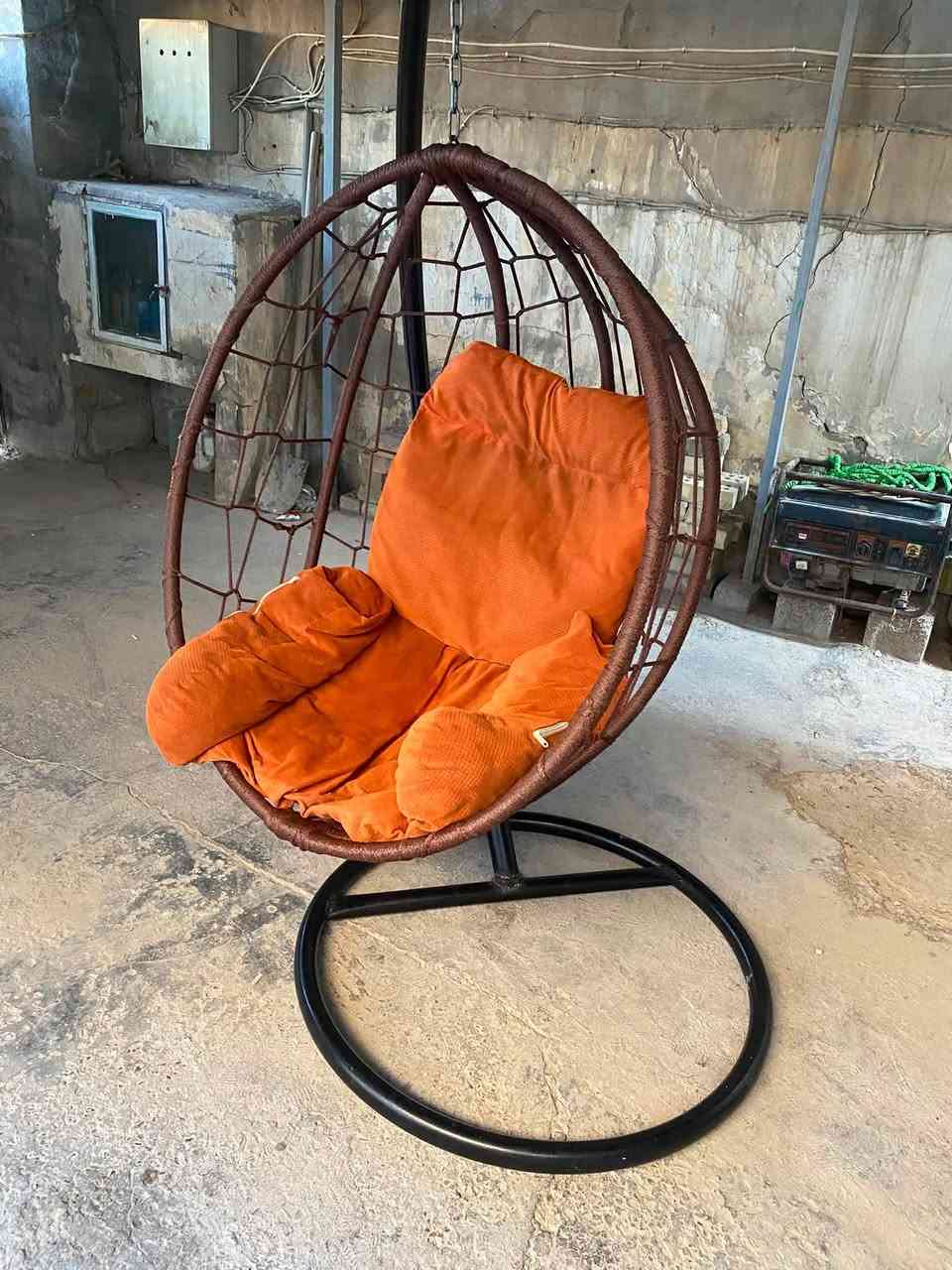 مرجوحه للبيع. بي ضرر بسيط يحتاج لحيم موضحته بصوره. مكان بغداد حي العامل. سعر٤٠ الف.  ونضيفه هي بس هذا ضرر يحتاجله لحيم.  رقم ***********

