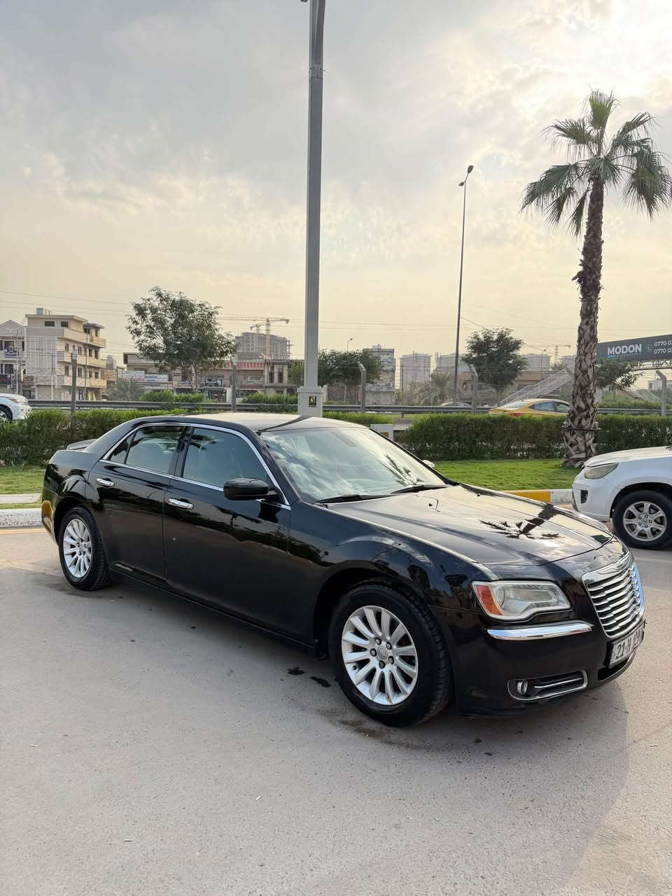 كلايسلر ٣٠٠ • ماشية ١٤٥ الف • بدون صبغ