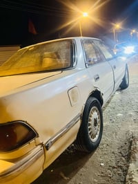 أبيض • ١٩٩٢ • محرك ٢.٥