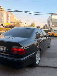 صقر E39 موديل 2000 اصل اصل V8 عليهة مكينة 4400 داينمو مي حديث رقم سليم...
