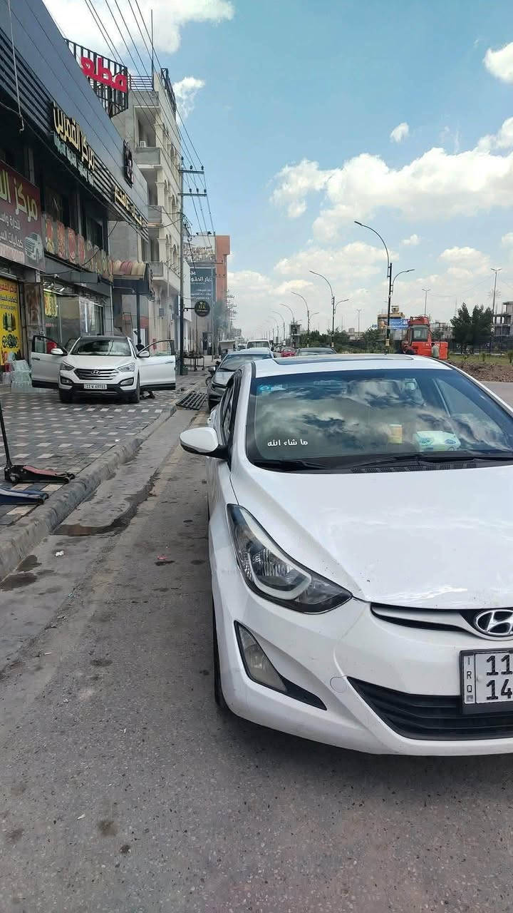 هيونداي النترا خليجي 2016  رقم بغداد انكليزي باسمي

فتحة سقف 
شاشة تاب 
تبريد قطعتين .
محرك 1800 دوش . غير مفتوح . (بداية خيط بخار) 
السونار موجود بالمنشور . ونصبغ باب السائق ويا . 
السعر 97 وبيه مجال 
 مكاني كربلاء استفسار اتصال  ***********
