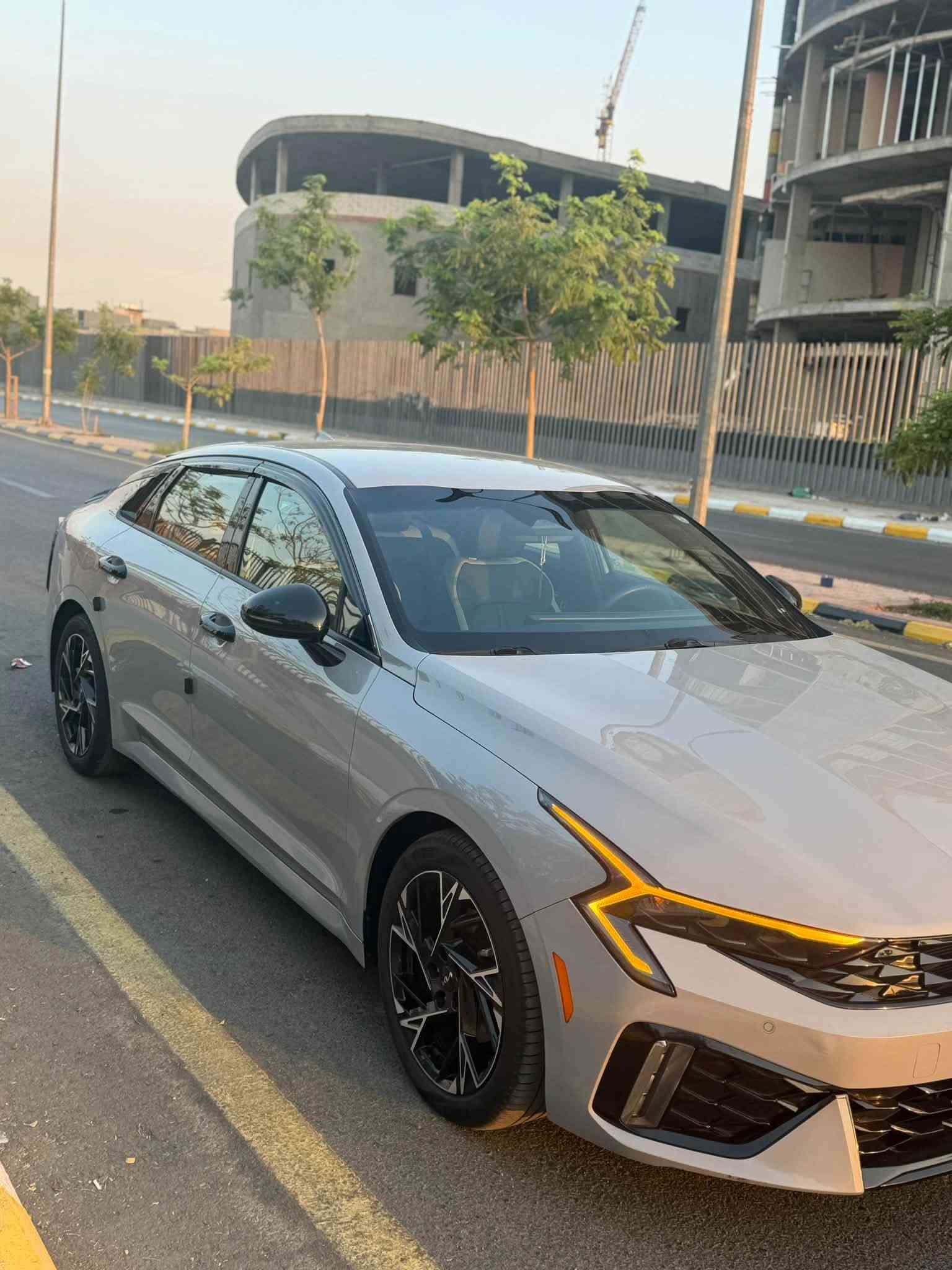 𝟐𝟎𝟐𝟓 𝐊𝐈𝐀 𝐊𝟓-𝐆𝐓.𝐋𝐈𝐍𝐄

Kia K5-GT.LINR مودیل : 2025

رقم اربيل  جديد تحويل مباشر باسمي 
مكان السيارة بغداد 
اللون : اسمنتي 

عداد المسافة : 26  الف مايل 
حجم المحرك : 2.5L ( 4,سلندر )  

كافة الايرباكات سليمة 100%✅

المواصفات : 𝐆𝐓.𝐋𝐈𝐍𝐄
فول فول مواصفات ١/١ عدا بانوراما 

كيج الكتروني
بصمة ابواب
بصمه تشغيل
سماعاتBoss
تشغيل عن بعد ,𝐑𝐄𝐌𝐎𝐓𝐄 𝐒𝐓𝐀𝐑𝐓
شاشة دشبول ديجيتال
شاحن وائر ليس
كاميرا
هاند بريك بصمة
اوتو هولد ،𝐀𝐔𝐓𝐎 𝐇𝐎𝐋𝐃
اوتو ستارات،𝐀𝐔𝐓𝐎 𝐒𝐓𝐀𝐑𝐃
اوتو ستوب ,𝐀𝐔𝐓𝐎 𝐒𝐓𝐎𝐏
رادار امامي (تحديد مسار)
رادار جانبي  (نقاط عمياء)
رادار خلفي (التحذير من الاصطدام)
حساسات امامي 
حساسات جانبي
حساسات خلفي
نظام ,𝐄𝐂𝐎
نظام ,𝐍𝐎𝐑𝐌𝐀𝐋
نظام ,𝐒𝐏𝐎𝐑𝐓
تحكم استيرن
استيرن تدفئة 
كشنات جلد
كشنات كهربائي 
كشنات تدفئة 
داخل سياره اسود و ابيض
تبريد لمس
تبريد مركزي 
لايتات 𝐋𝐄𝐃 ليد عدسة زينون بيلادي
بكلايتات 𝐋𝐄𝐃 ليد بيلادي
ويل كروم

الحادث: 
نخريب فقط بدون دواخل بدون شواصي بدون ايرباك 
عندي سونار مالها 
تفاصيل اكثر الاتصال علی ارقام التاليه
☎️ ***********
السعر 190 و بيها مجال بسيط
