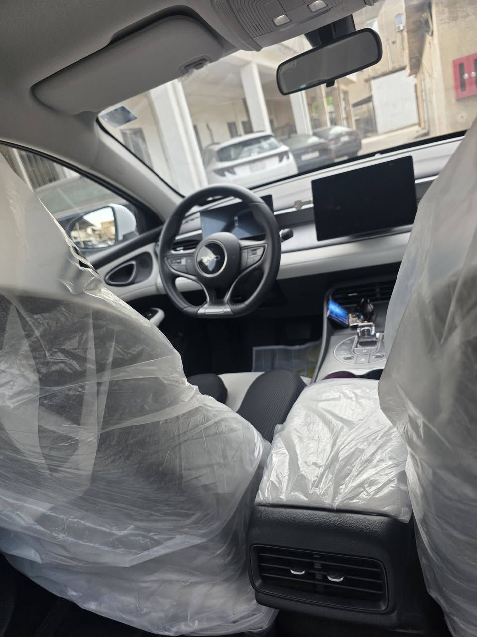 بي واي دي
سيل فايف 
موديل 2025
رقم بغداد تحويل ثاني يوم
ماشيه 3 الف
كفاله عامه من الصبغ والتبديل والبارد والشخوط بعدها بحاله الزيرو

داخل ابيض 
ارضيات  وكارت 
بدون اي نقص
مكان السياره بغداد حي رئاسه
السعر 22.400 مليون
للاستفسار 
***********
