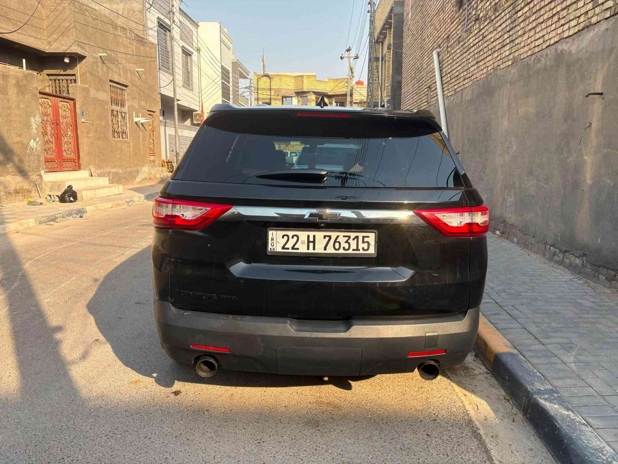 تحية طيبة 
شيفروليت ترافرس 
موديل 2023 
لون اسود 
فئه LS 
محرك 6 سلندر. 
حجم 3600 
3 قطع تبريد 
8 راكب 
كشنات جلد بيجي 
السيارة نظيفه جداً ومابيها أيٌ نقص 
رقم اربيل الجديد 
سنويتها 2028 
وارد امريكي ضرر طرف الجاملغ وحافه البنيد 
والداير الخلفي صبغ بدون دواخل 
أيٌرباك الجانبي فقط
السعر 175 وبيها مجال بسيط 
للاستفسار *********** 
مكان السيارة البصرة البصرة, العراق
