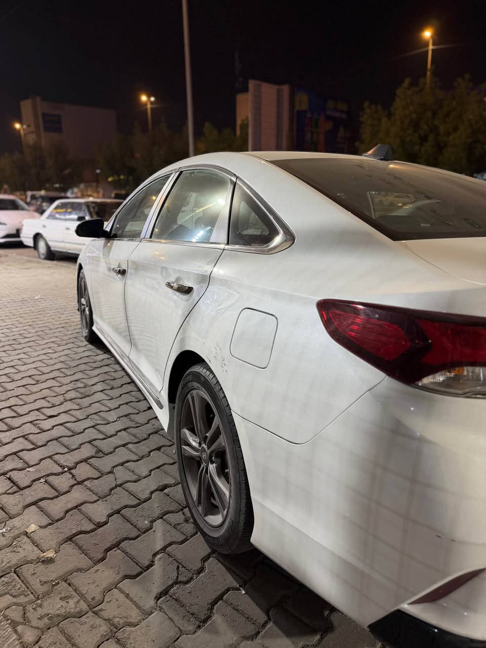 سوناتا 2019 فول سبورت 
مواصفات السبورت المعروفه 
وارد كندي حادثها بنيد مبدل ومصبوغ فقط.
سونارها موجود بيها ملاحظات بسيطه بالعراق 
بدون تكشير صبغ بدون اي جراد 
سعرها 125$ وبيها مجال بسيط
مكانها النجف/حي السلام/ مجمع الاميرات الاولى
*********** النجف, العراق
