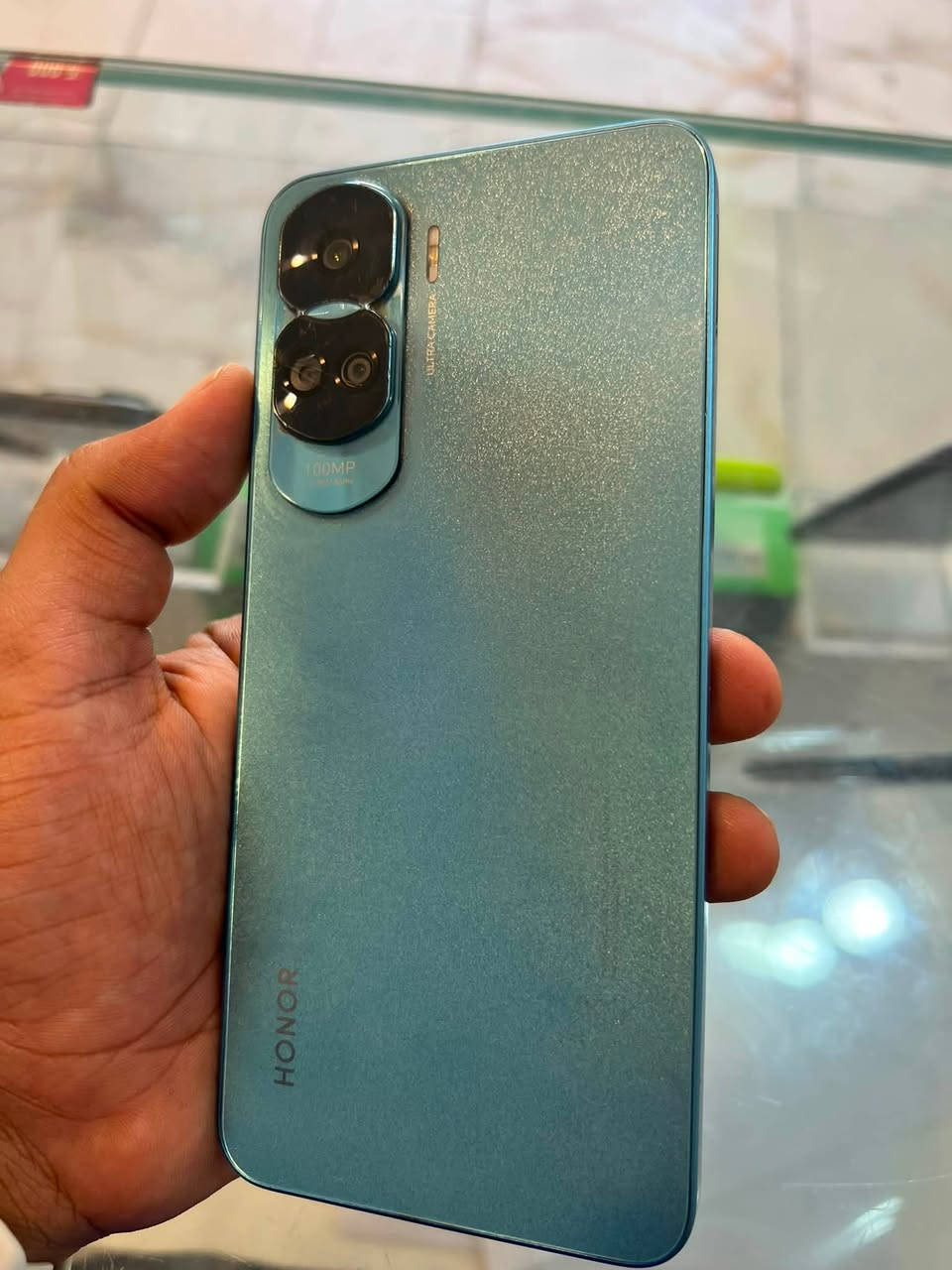 السلام عليكم  
هونر ٩٠ لايت للبيع 
Honer 90 lite
ذاكرة 256GB
حجم البطارية (4500mAh)
الكامرة  (100MP)
الجهاز نضيف مثل ما موضح بالصور تجي تفحص 
***********
