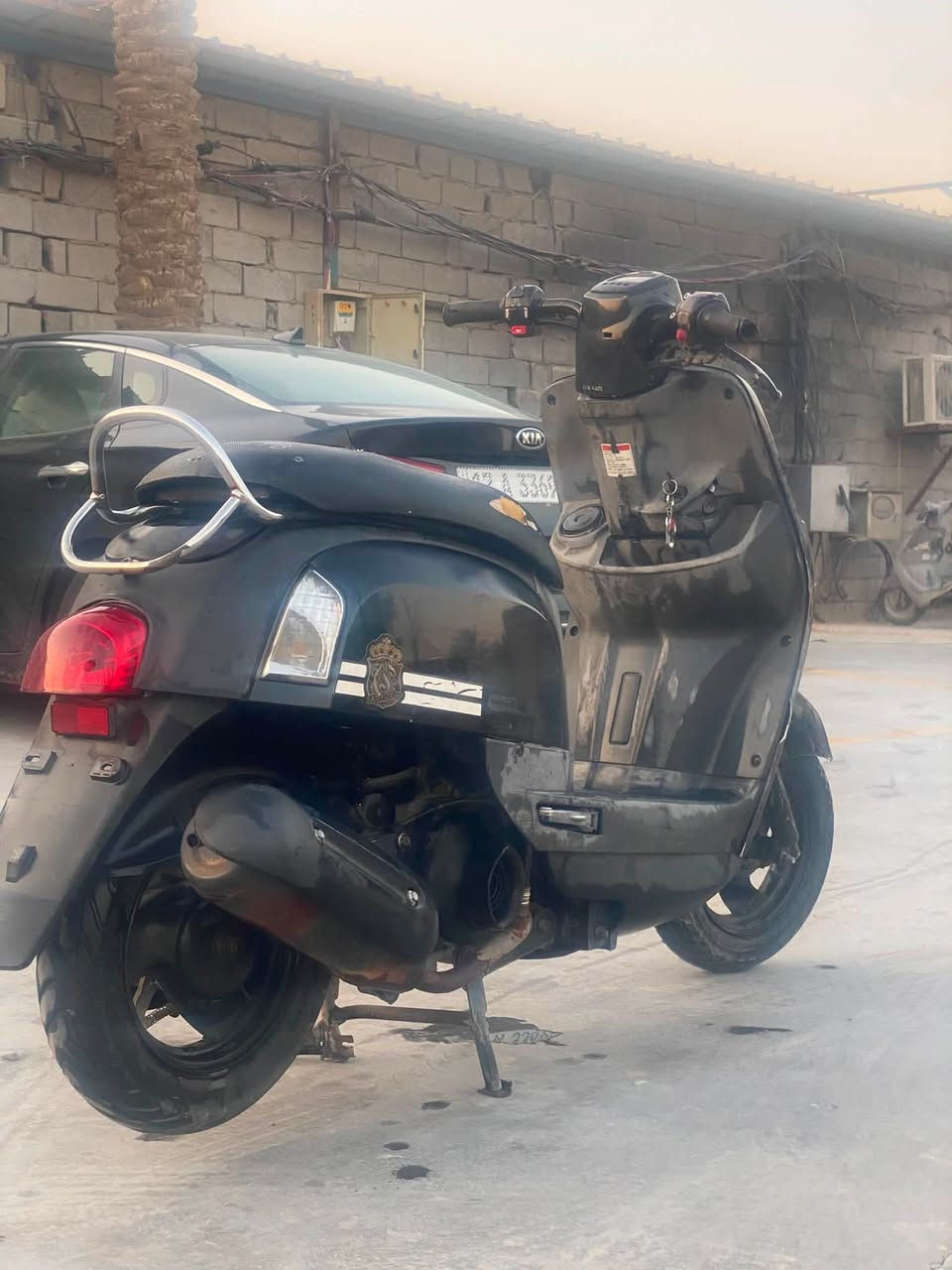 ماكس بوليس نوزل
دراجه مرتبه وخرسه 
كهربائيات شغاله اشاره لايت عالي ناصي 
هورن سلف نگرة 
كفراتهة كله ختم 
بيهة شخط بالصفحه وبس 
سعر 700 نتافهم على رقم 
***********
