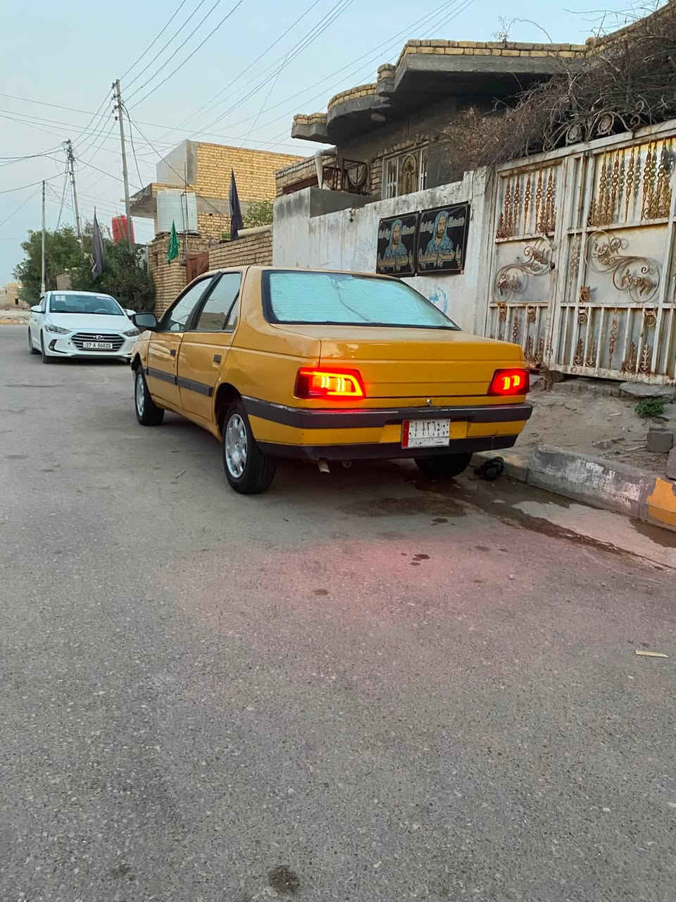 السلام عليكم يولد بيجو لبيع سياره جاهزه مكينه كير حداديه تبريد تخم تيرات جدد. السياره نقصه فقط بطاينه تعبانه رقم ميسان سنويه صاقطه بل ٢٠ غرامات ما عليه عليه بس هيه وره المشتري ما عليه بيه ما عرف جكد عليه هيه سعر خاص مكاني ناصريه مستعجل عل بيع. ***********
