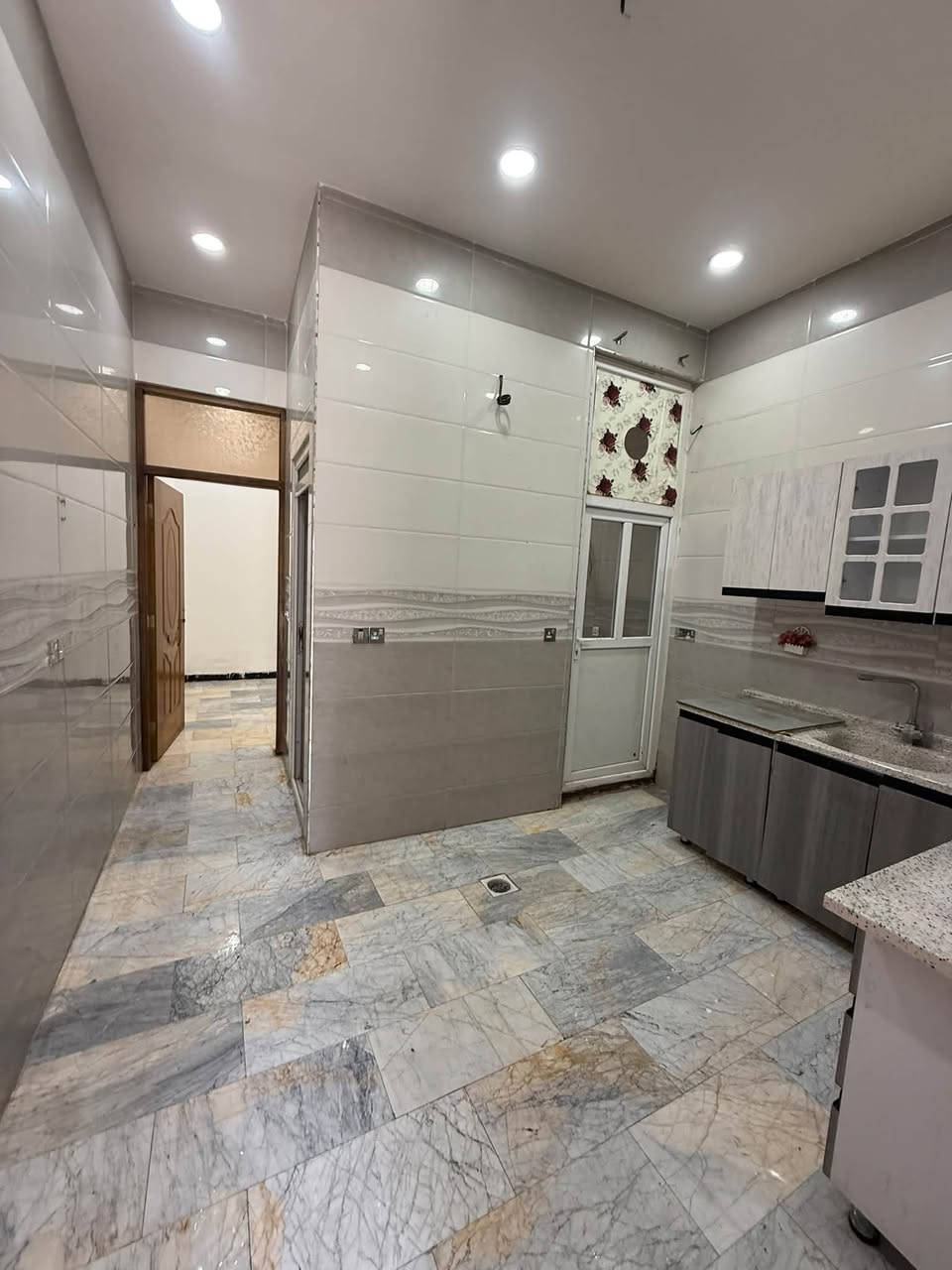 الاعظميه • تمليك • طابق ارضي معزول