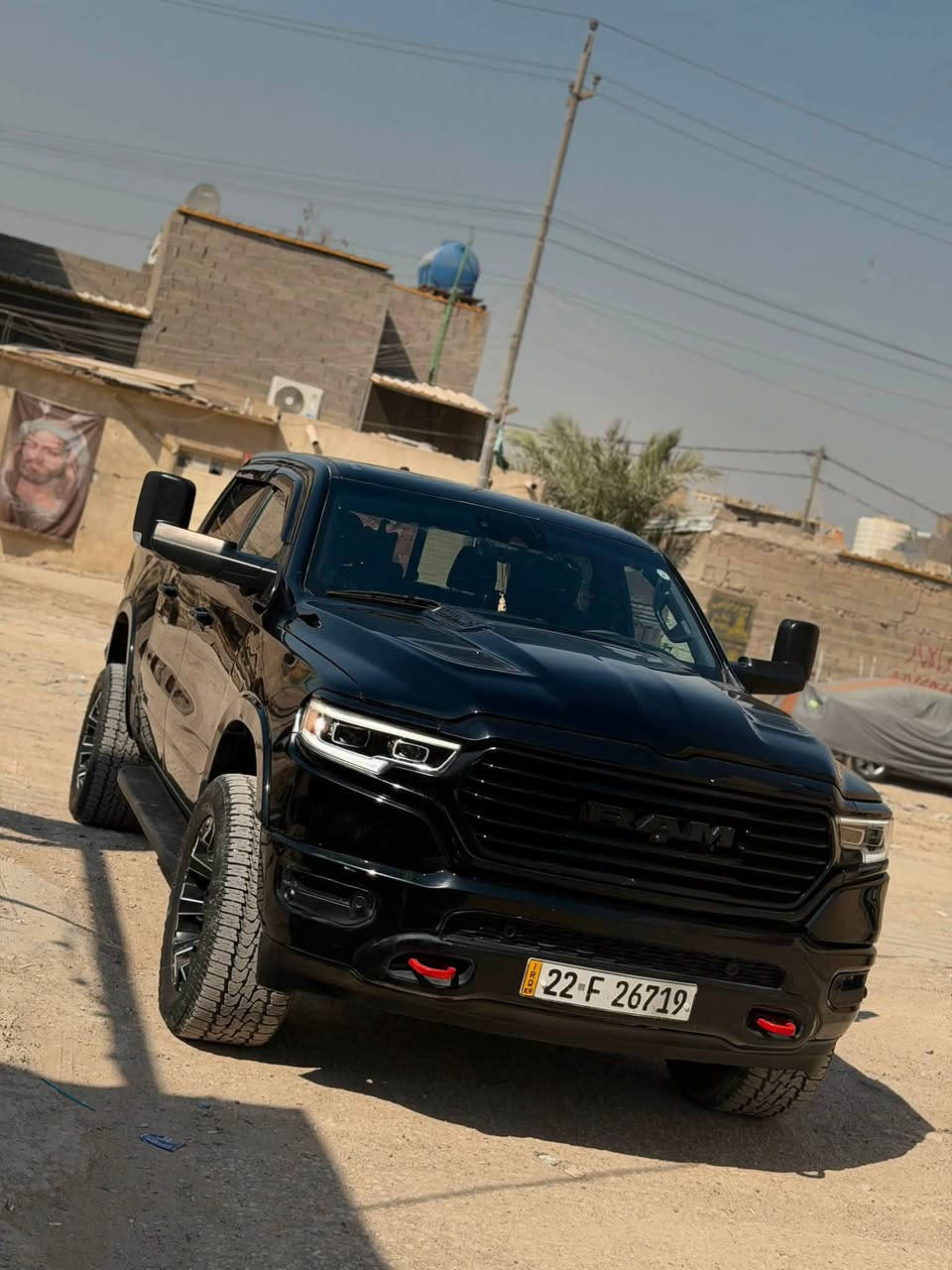 RAM LlMlTED 2021 
رام لمتتد 2021 فول موصفات 

الحادث : موضح ب الصور 
رقم أربيل بسمي 
باب طويل بدي قصير 

الموصفات 👇

الكاميرا الخلفية
سقف بانورامي
مستشعر وقوف
تدفئة المقاعد
تبريد المقاعد
مرايا جانبية كهربائية
حساس المطر
مراقبة النقطة العميا
التعرف على إشارات المرور
مقاعد كهربائية
المصابيح الأمامية ليد
عرض المعلومات على الزجاج الامامي
مقاعد تدليك
التشغيل عن بعد
شاحن لاسلكي
كشافات ضباب
تحذير مغادرة المسار
التحكم الإلكتروني في الثبات
مثبت السرعة التكيفي
خطوات جانبية
الضو العالي التلقائي
شاشه تسلا
باب خلفي ينفتح إلى 3 أقسام 
دعاميه خلفيه حديد بلادي TRX 
دوسات حديد TRX 

السعر 275 بيها مجال بسيط 

مكاني بغداد 
***********
