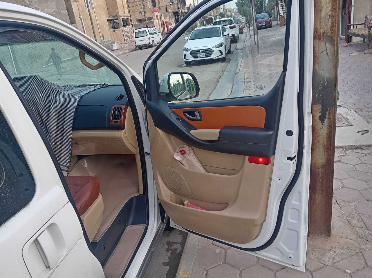 السلام عليكم ورحمة الله وبركاته ستاركس موديل 2020 رقم بغداد وبسمي سياره جديده واستخدام شخصي تخم تاير سوبايه ماشيه  130 الف حقيقي كشنات جلد بلادي وسياره احلى من الصور والسعر٢٨٠ وبيه مجال قليل للاستفسار الاتصال بالرقم *********** والتوفيق للجميع أن شاء الله
