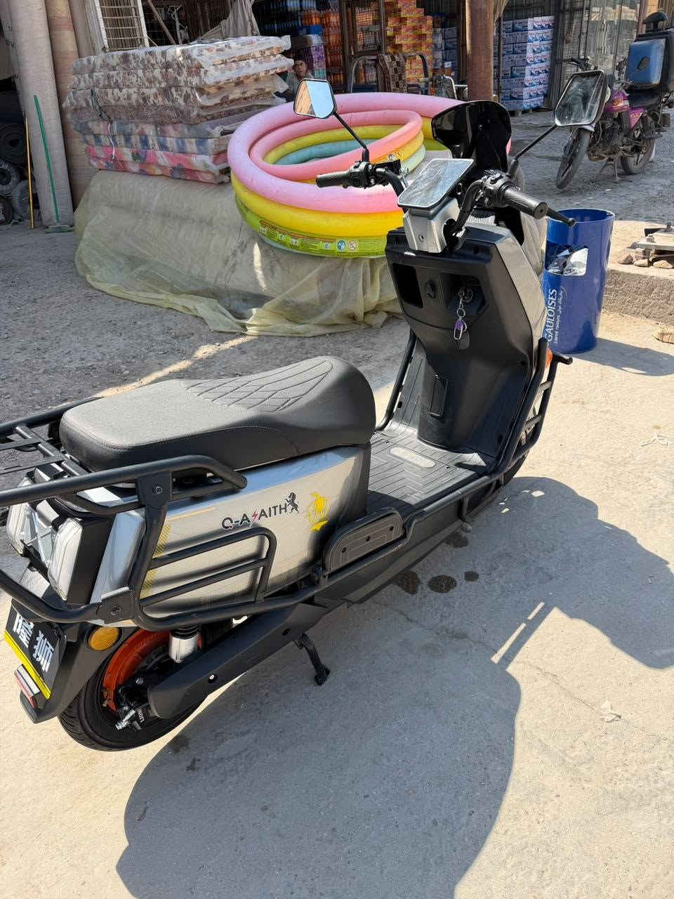 دراجه شحن للبيع جاهزه من كلشي اي نقص مابيه موديل ٢٦ صار ثلاثه أشهر من ماخذه دراجه فول المكان بابل الكل السعر ٨٠٠ وبيه مجال الشراي يتصل مازنجر واتساب ***********
