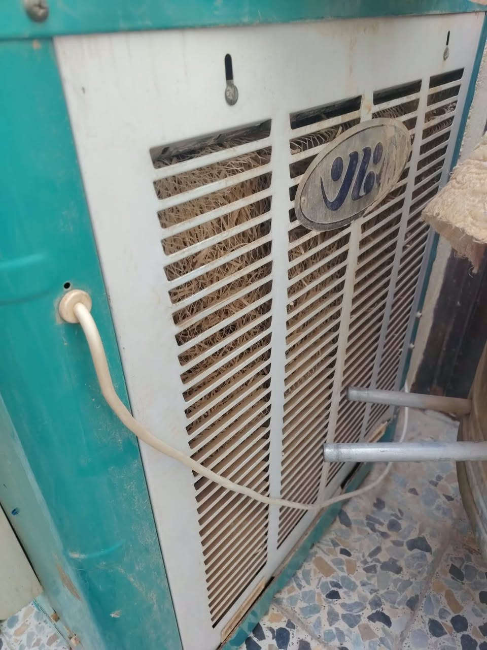 مبرده لبيع جديده استعمال قليل
سرعين  وريشات وياهن كبل جيب وشد
سعر 125 وبيها مجال بسيط لشراي
مكاني حي نداء 
تواصل واتساب فقط 
0773708621
