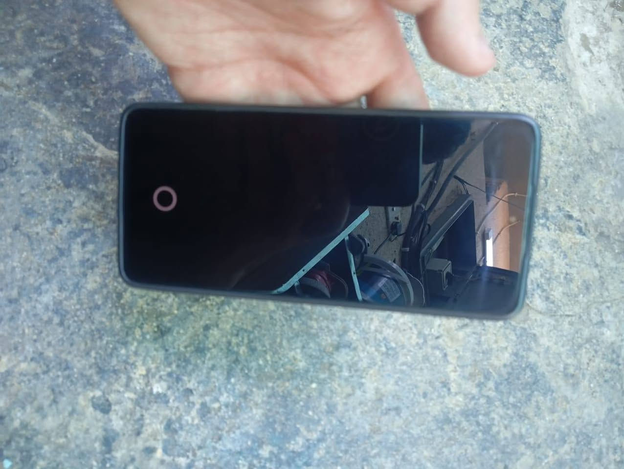 السلام عليكم حبايب جهاز بوكو x6 برو نضيف الجهاز بلادي نضافه فول ذاكره 512 G كارتونته ويا سعره 250 رقمي *********** 
عنواني بغداد
