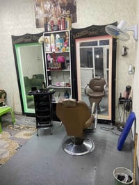 محل حلاقة • للبيع • امنداخلي