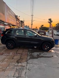 Jeep Grand Cherokee موديل 2015 فووول مواصفات فتحه مري ينزل ويه البك فو...