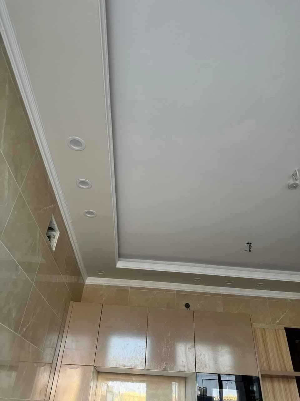 السلام عليكم
للبيع 🏡: وحدة سكنية في مجمع الرياحين السكني، نموذج A، بأربع غرف نوم . تقع على شارع 12 خلف الماركت استلام مباشر  وبسعر مناسب . للمزيد من التفاصيل الرجاء التواصل خاص أو على الأرقام: *********** 📞، *********** 📞. فرصة لا تعوض! ✨ #مجمع_الرياحين #عقارات #للبيع

