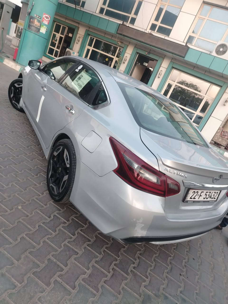 نيسان التيما وارد امريكي موديل 17مواصفات SRفول باستثناء الفتحة محرك وكير وصدر وتبريد وتخم تاير كله جديد والكير مشدودله براد حادث خفيف بدون ايرباك وبدون دواخل مطلقا صور الحادث وصور السونار موجود ة بالمنشور ماشيه 146الف ميل رقم اربيل جديد وسنويه وهزة جديدة والسيارة باسمي تريد تحويل او وكاله السعر 110وبيه مجال قليل للشراي للاتصال على الرقم ***********استاذ محمد والسيارة موجودة في بعقوبة.
