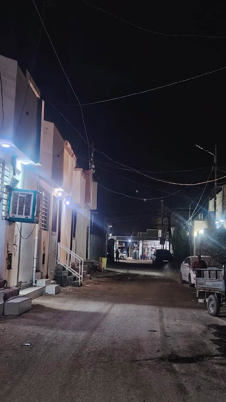 عرض مناسب جداً
بيت 50 متر مربع🏠للبيع بالنجف مقابل ملحق القريه شارع الصب عمود ٣٢١ يم السوك مباشر

السعر  19 مليون فقط 💸💸
للاتصال ***********
***********واتساب

نص مكتوب في الصور:
- بلاشششششش خلص من الاجار وأخذلك 50