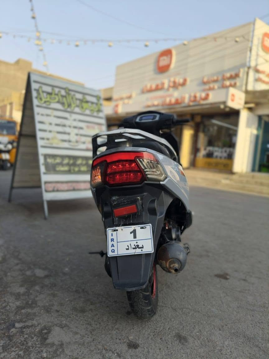 سلام عليكم اخوان دراجه سكنس للبيع
سرعه 140 سعر 350 
التواصل على رقم
***********
 مكاني بغداد حي نصر
