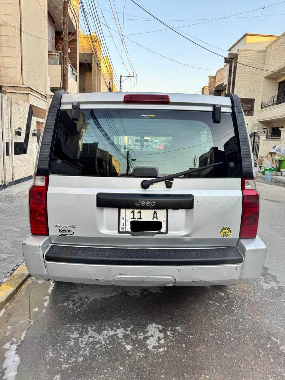 السلام عليكم جيب كوماندر 2008 سيارة جديدة جاهزة من كلشي محرك وكير كفالة عامة تبريد منظومة جديدة تبريد ثلج حجم المحرك 3700 صدر جديد خلفي امامي تخم تاير جديد كهربائياتها كلها بلادية على الشركة محد لاعب بيها ماشية 197 الف سنوية وهزة جديدة بأسمي تحويل ثاني يوم حادثها جاملغ فقط والبنيد كلير مكفولة من الدواخل السعر 98 وبيها مجال مكاني بغداد الدورة ابو الطيارة الاتصال ***********
