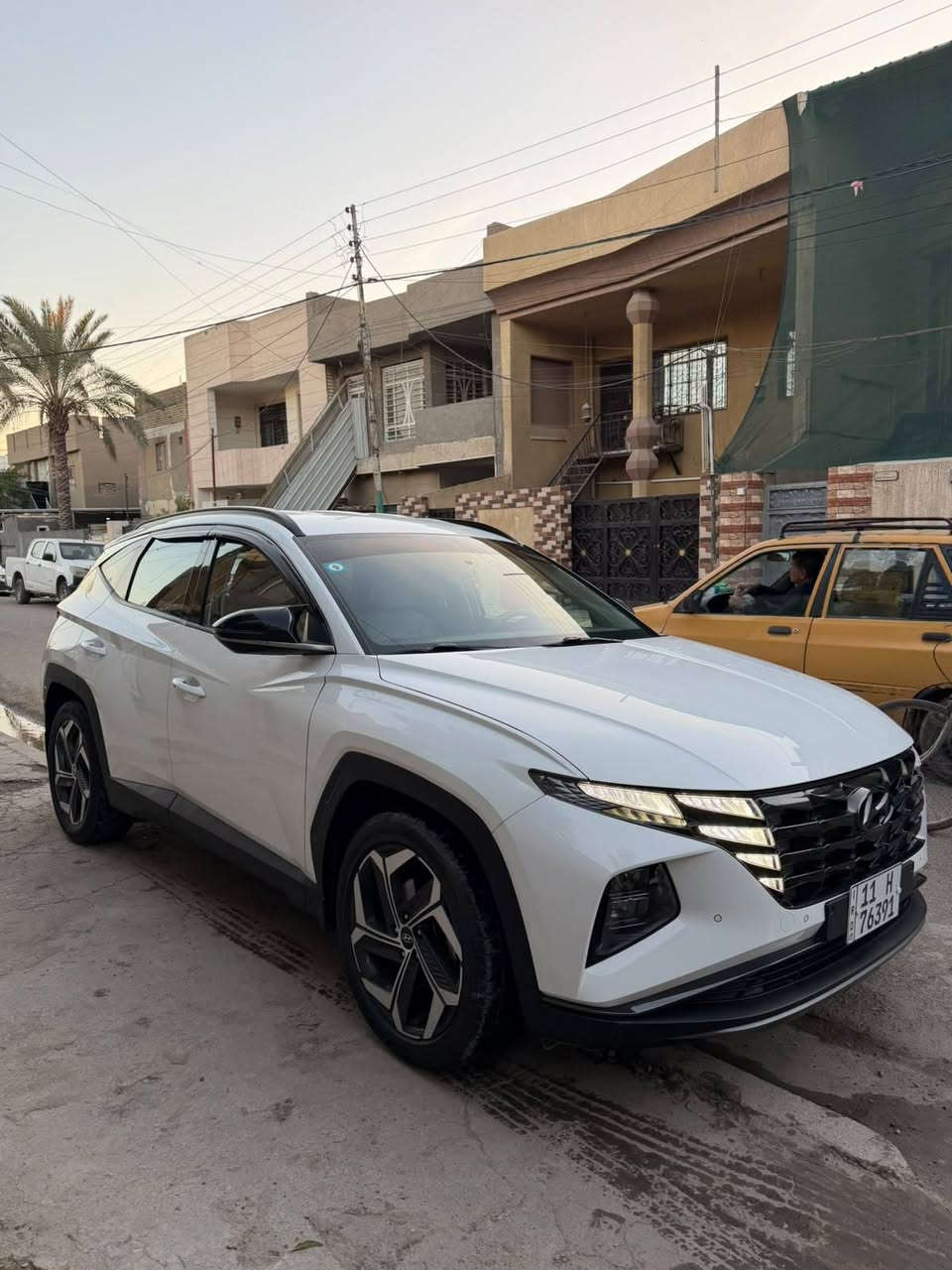#بيع.. #شراء #سيارات #سوق #للبيع
هيونداي توسان 2022 | بحالة الوكالة 💎
​لكل اللي يدور على النظافة والمواصفات العالية،  الفخامة والاعتمادية الأولى بمواصفات ممتازة وجاهزة للاستخدام فوراً.
​📌 تفاصيل ومواصفات السيارة:
​الموديل: 2022 🔑
​المواصفات: خليجي أصل 🌍
​الممشى: 68,000 كم فقط (حقيقي) 🛣️
​الحالة العامة: مكفولة كفالة عامة ماعدا صبغ شيء بسيط بالكارت مكفولة من  الحوادث (سيارة جديدة بمعنى الكلمة) 🛡️
​الفئة: كاملة المواصفات (فول) ما عدا البانوراما ❌☀️
​✨ من مميزاتها:
​محرك قوي واقتصادي مع ميزة القيادة المريحة.
​تصميم عصري مع إضاءة LED نهارية مميزة.
​ويلات دبل () بشكل رياضي جذاب.
​داخلية نظيفة جداً وبحالة بلادها.
السعر :: 175 ورقه 
​📞 للاستفسار ، ومزيد من التفاصيل، يرجى مراسلة رسائل الصفحة مباشرة أو الاتصال بنا.
📞 ***********

​📍 العنوان: [..: بغداد - ...]
📱 رقم الهاتف: [***********]
​#عيسى_كار #سيارات_للبيع #هيونداي_توسان #توسان2022 #سيارات_خليجي #سوق_السيارات
