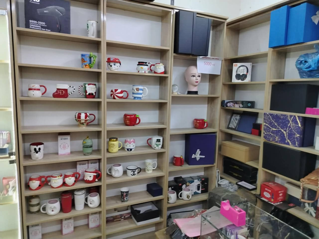 السلام عليكم رفوف للبيع لعنوان بغداد شارع الصناعه قرب الجامعه التكنلوجيا
 واتساب***********
