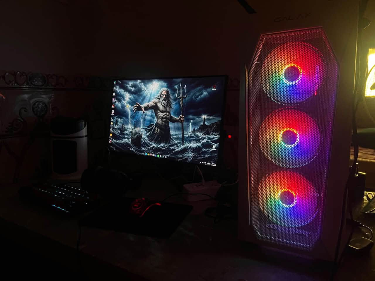 تجميعه pc كامله
من رخصه الادمن اتمنى توافق 
PC:بسعر مناسب 
نضيفه جدا + مجرد تاخذها كبل تستخدمها كلشي وياها شاشات ثنين ويو بي اس افضل نوعيه بالسوگ + توصيل ماعندي!!! 
 • Intel Core i5-12400F
• NVIDIA GeForce RTX 3060 12GB
• RAM 16GB DDR4
• MSI PRO H610M-G DDR4
• SSD 256GB
• HDD 1TB
• PSU 600W
• DeepCool CPU Cooler
• GALAX Case
🎮 الشاشات: • Raptor IPS — 180Hz —
•الشاشه ثانيه  AOC — 60Hzا

⌨️ الملحقات: • Mechanical Keyboard
• Keyboard 2
• Mouse
• UPS Offline 
سماعه من ماركه رايزر
سماعه G9000
❌مع العاب ❌
/ قراند 5 / FORZA 6 / BODYCAM / Assesto corset /هيتمان السلسه كامله / كره قدم / والعاب أخرى 

الرقم للتواصل📌:  ***********
مكاني 🌐
ألانبار- الرمادي
