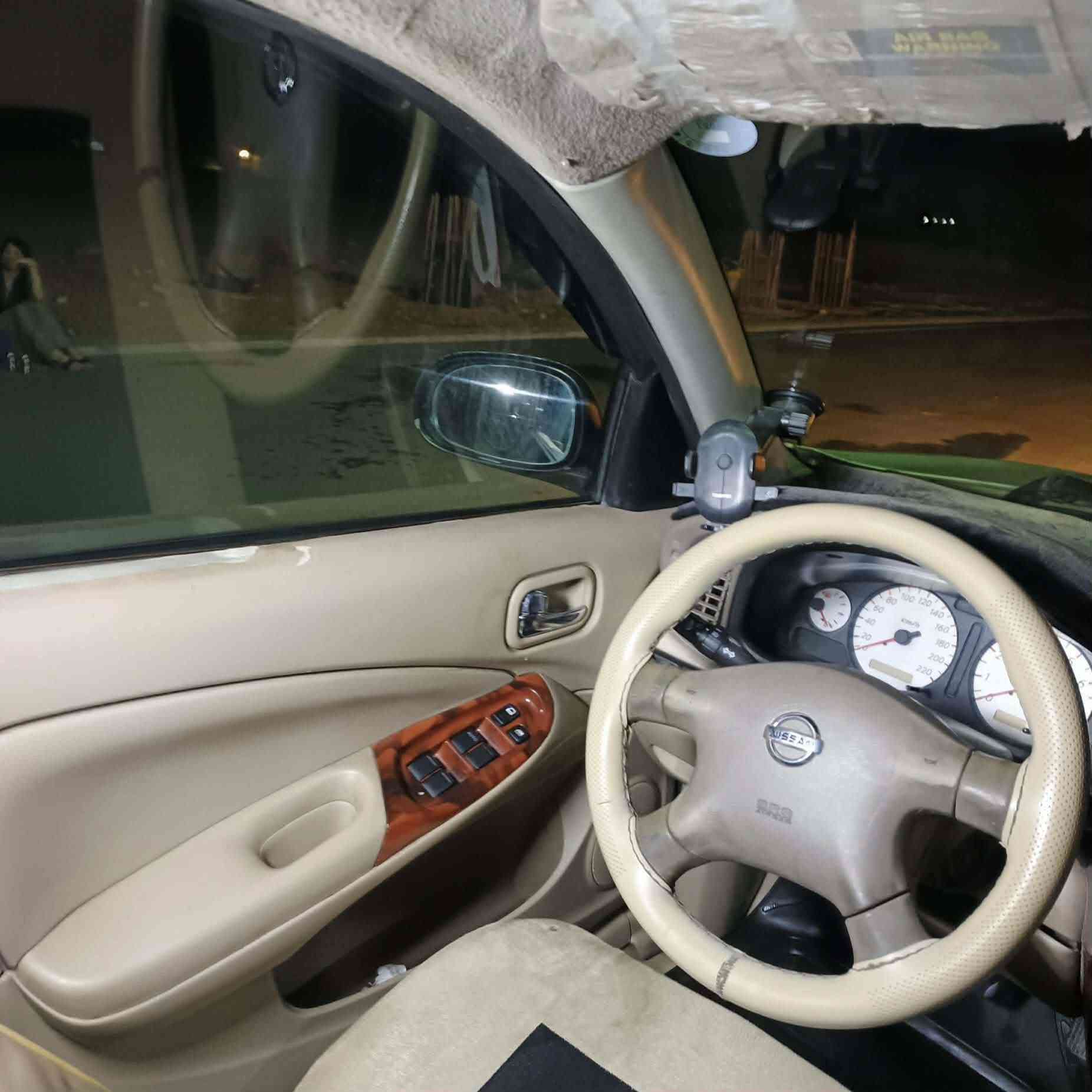 نیسان سەنی 2010 گێر عادی دوو پارچەی ڕەشە بۆنیت و چاملغ جەمپەکی خەفیفی پشت و پێشی هەیە یەک دو جێی بچوک ساردە کوتی هەیە ڕەقەم و سەنەوی و ژینگەی هەموو نوێیە بەناوی خۆمە 200 هەزاری غرامە لەسەرە گێر و مەکینە و تەبرید بەشەرت سەیارەکە فول جایزە تاخم پێش و پشتی کامل نوێیه چرکەی تێدا نیە ڕەقەمی موبایل *********** سعریشی 105 أربيل, العراق
