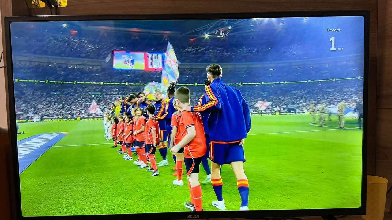 هيج دقه💯⚽بسعر رمزي الاشتراك السنوي
مستمرون بعملية تفعيل الاشتراكات 
للتواصل والاستفسار يرجى المراسله

نص مكتوب في الصور:
- Directo 1 UHD