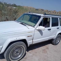 جيب شيروكي موديل 92 محور اثنين ونص ففتي لون ابيض  35 بيهة مجال 0783005...