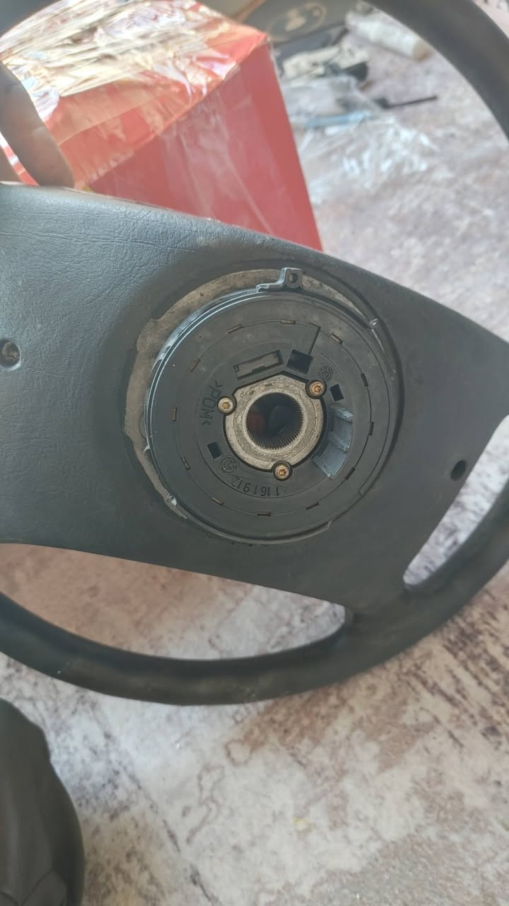 bmw e38 e32 e34     ئەم پارچانە بۆ فرۆشتن
