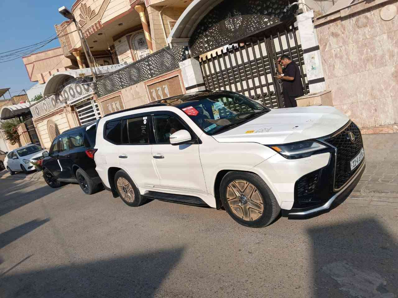 السلام عليكم

لكزز ١٥ محدث ٢٥

سياره جاهزه من كل شي

صبغ بس التحديث

بيع مراوس

عنواني نجف ***********
