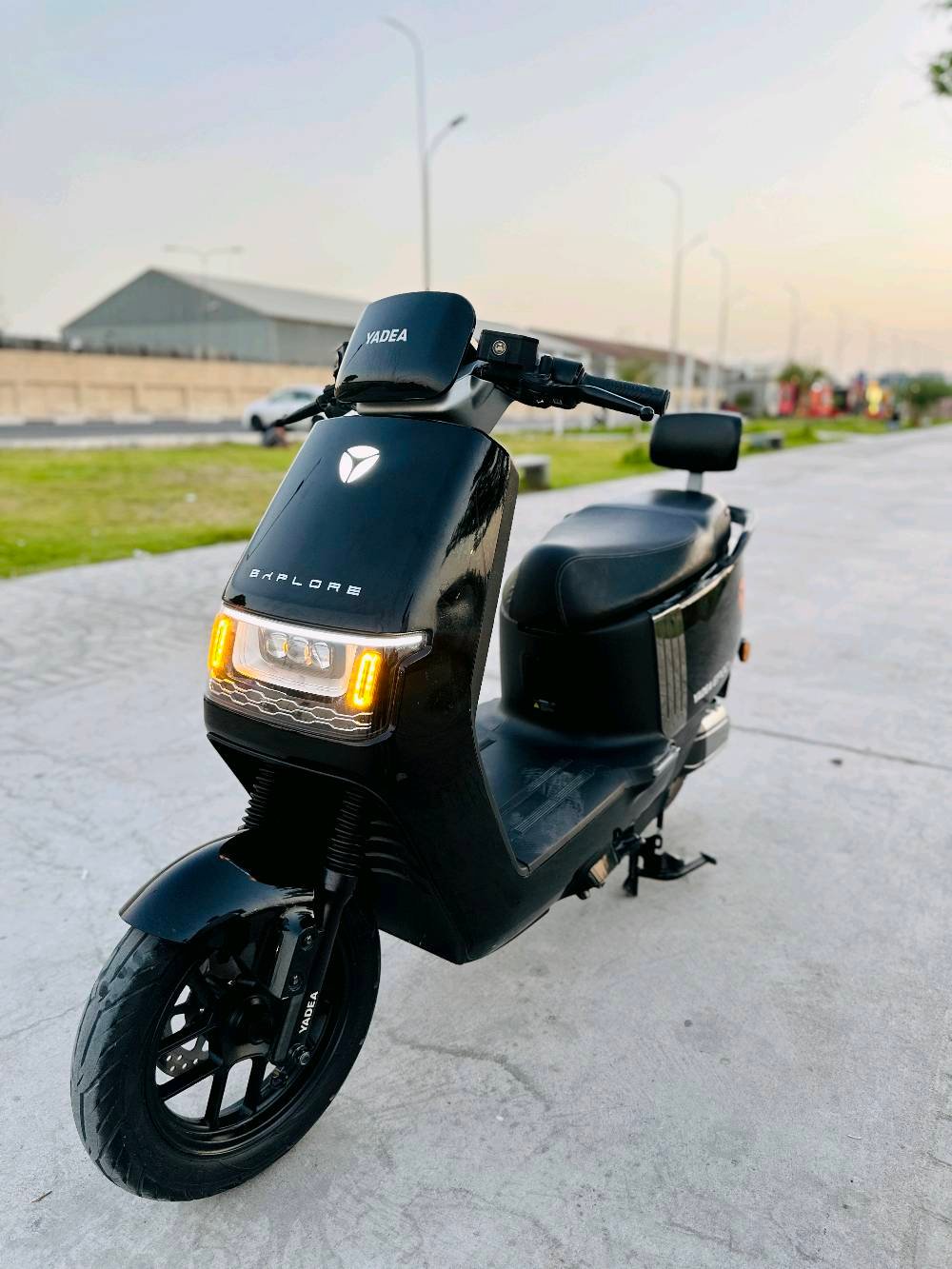 دراجة ايبوك من شركة ياديه شحن للبيع في البصرة 2026

فوول مواصفات  
تنباع بدون بطاريات لئن بطارياته طايحات
 الكشن طبي 
 ضد الماء 
شاشة ديجتال 
السرعة القصوى 70حقيقي 
تشغيل بصمه وسويجين  
 كهربائيات كلهن شغالة
لايت عالي وناصي 
هورن وأشاير يمنى ويسرى 
 شحن سريع شاحنة اصلية 
 نضام ال P توقف الدراجة  
 نضام مثبت سرعه
 الملف 3000 w حقيقي 
 نضام حساسات جانبية وخلفية 
مانع للسرقة 
 صندوق كبير داخلي
 غراضهة شاحنة الاصليه
رايدهة 700 وبيهة مجال بسيط دراجه كلش نضيفه وجديده
العنوان : البصرة :
الرقم : ***********