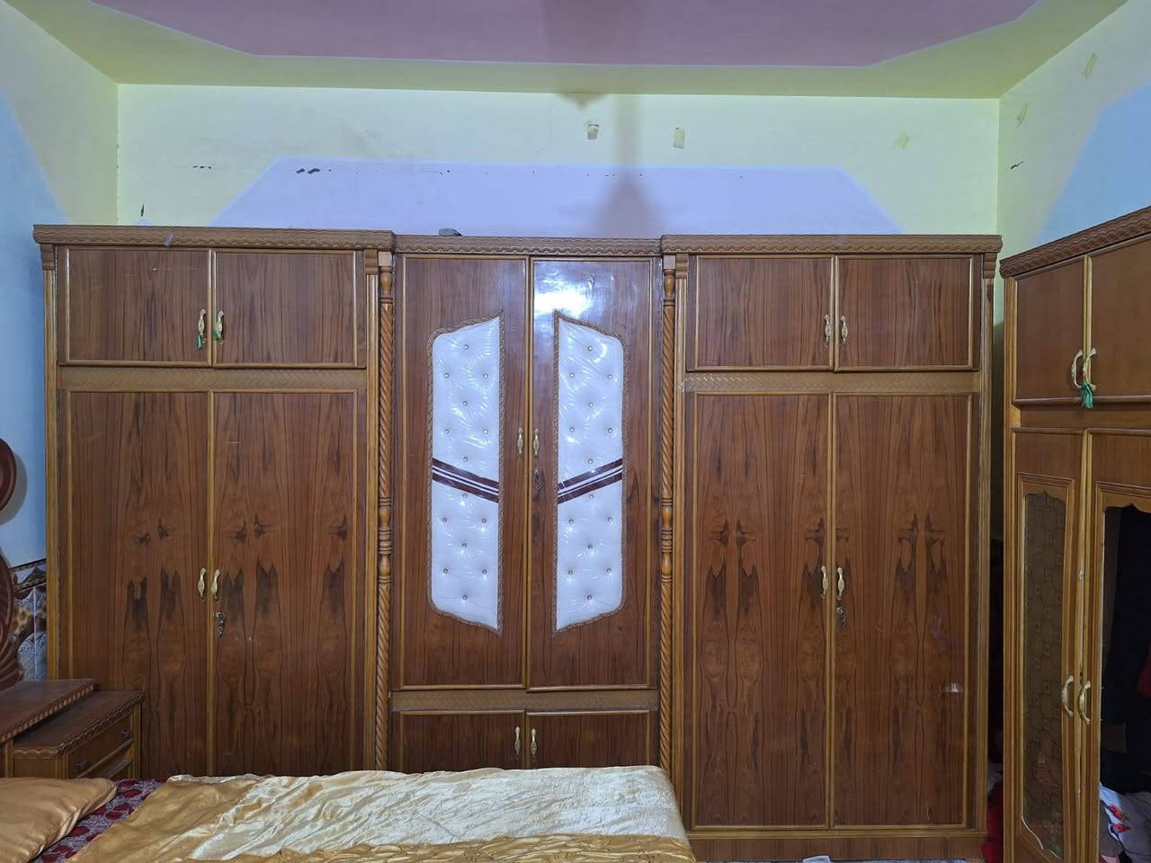 غرفه انجارة عراقية خشب اللبيع واسط التنمية 
***********
