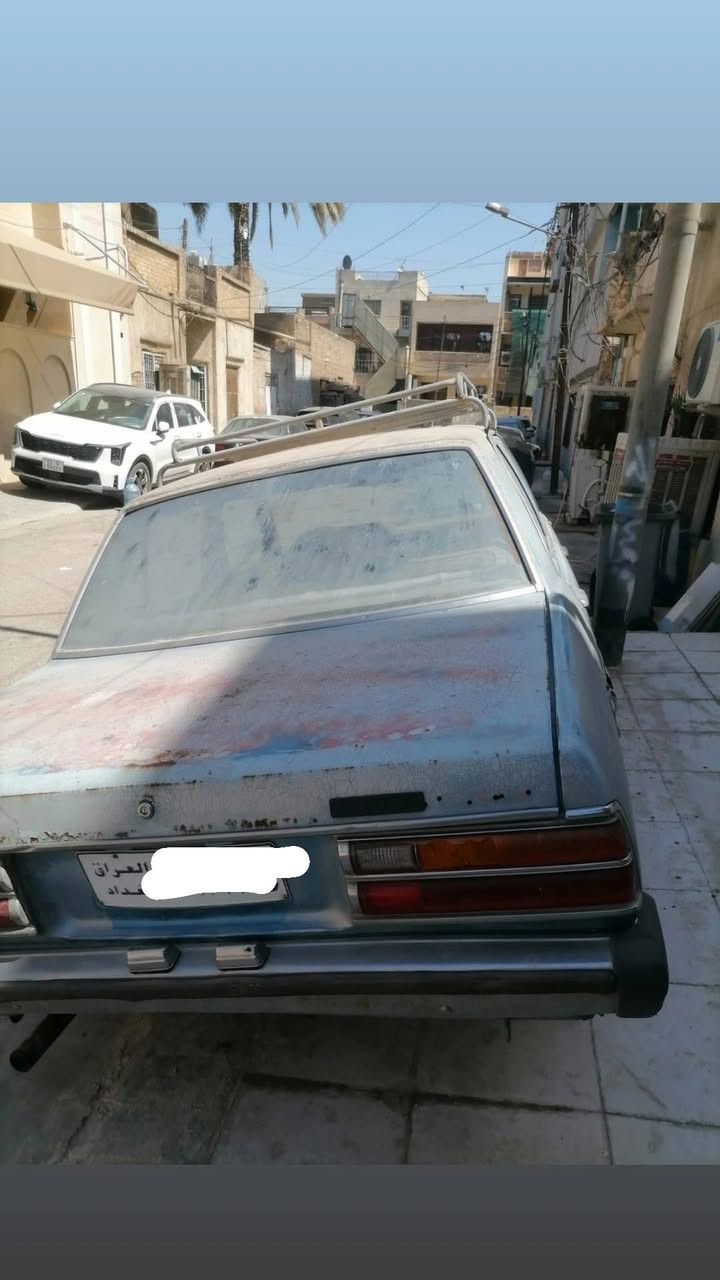 كرونا خصوصي زرقاء اللون موديل ١٩٨٠ رقم بغداد يتكون من خمسه ارقام.
للبيع شغاله محتاجه تاير وباتري محركه بي تبخير.. جزء من كشرها بي خياس المشترى بعد المعاينه للبيع رقم او على وضعيتها المذكوره.. 
الاتصال على رقم الموبايل ***********
